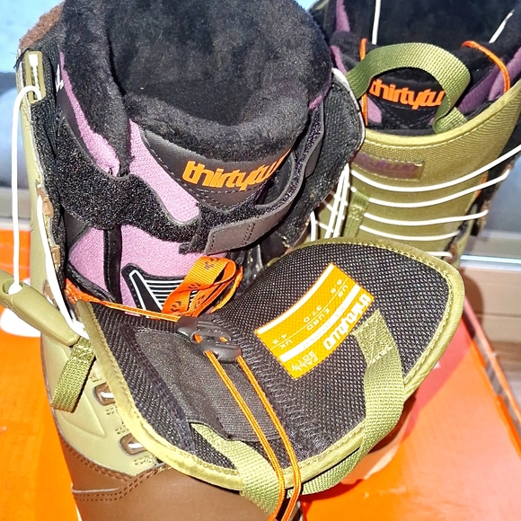 thirtytwo W's Zephyr Ft Snowboarding Boots - Picture 5 of 9